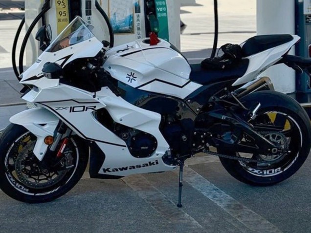 Carénages Moto Kawasaki ZX10R 2021-2025 - Blanc Noir Bande